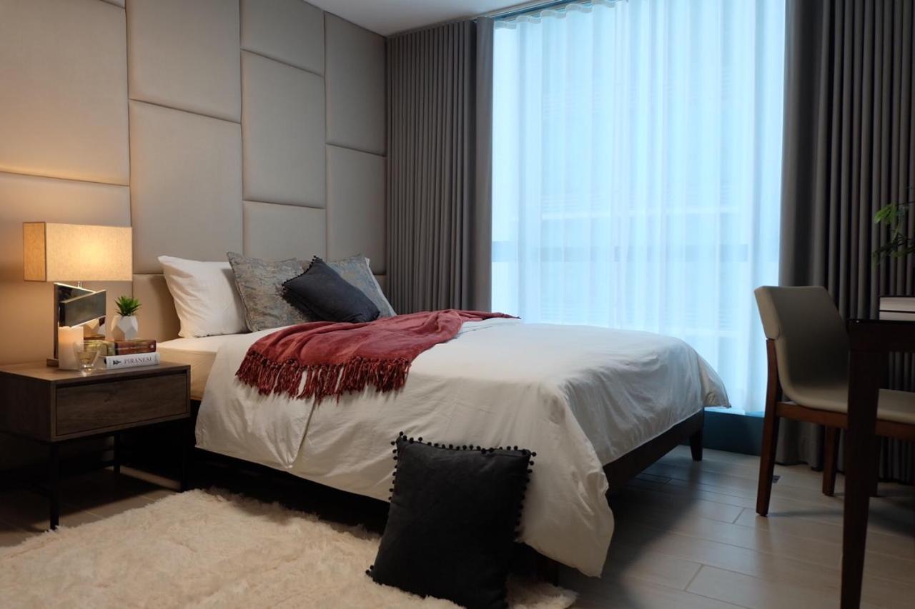 One Uptown Residence Taguig Bagian luar foto